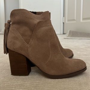 Sole Society Ambrose Taupe Ankle Real Suede Boots size 7.5